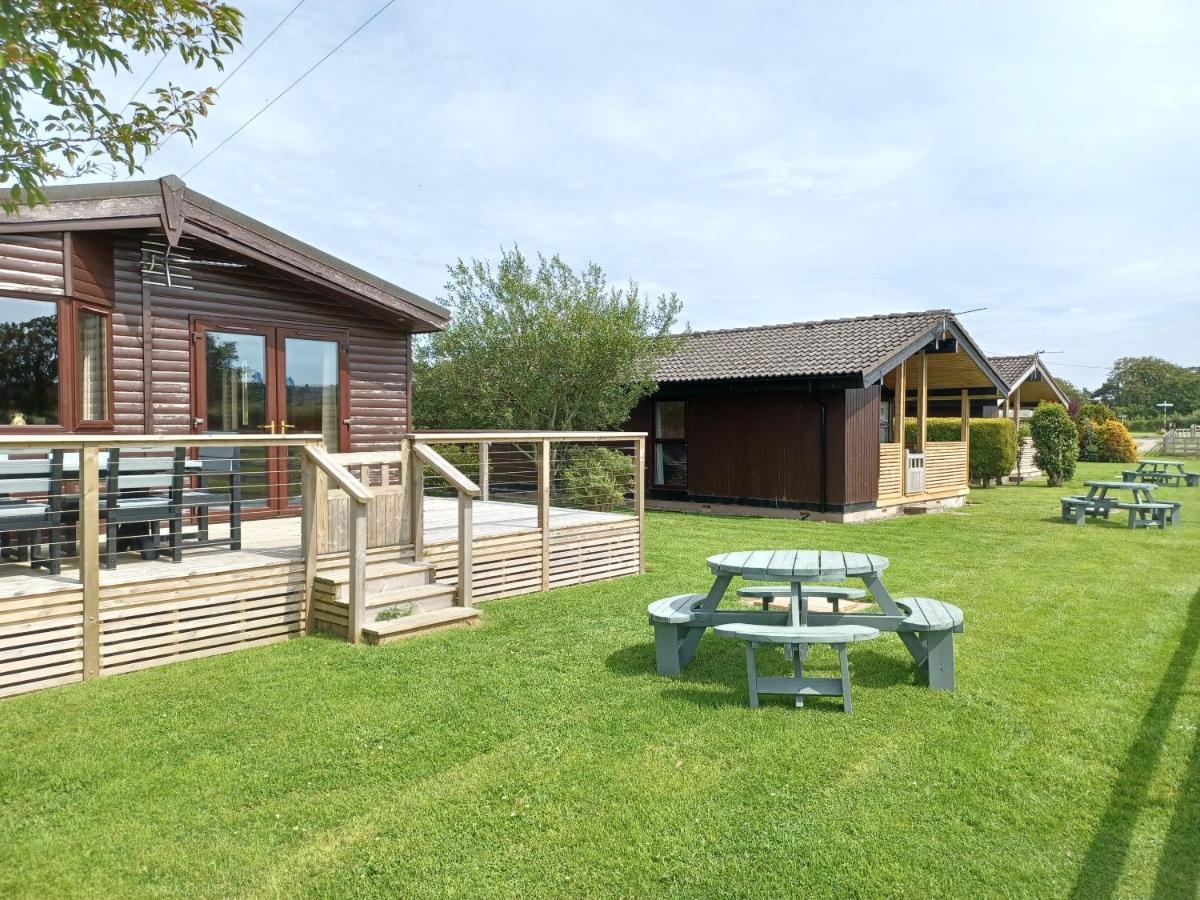 Green View Lodges Wigton Exterior photo